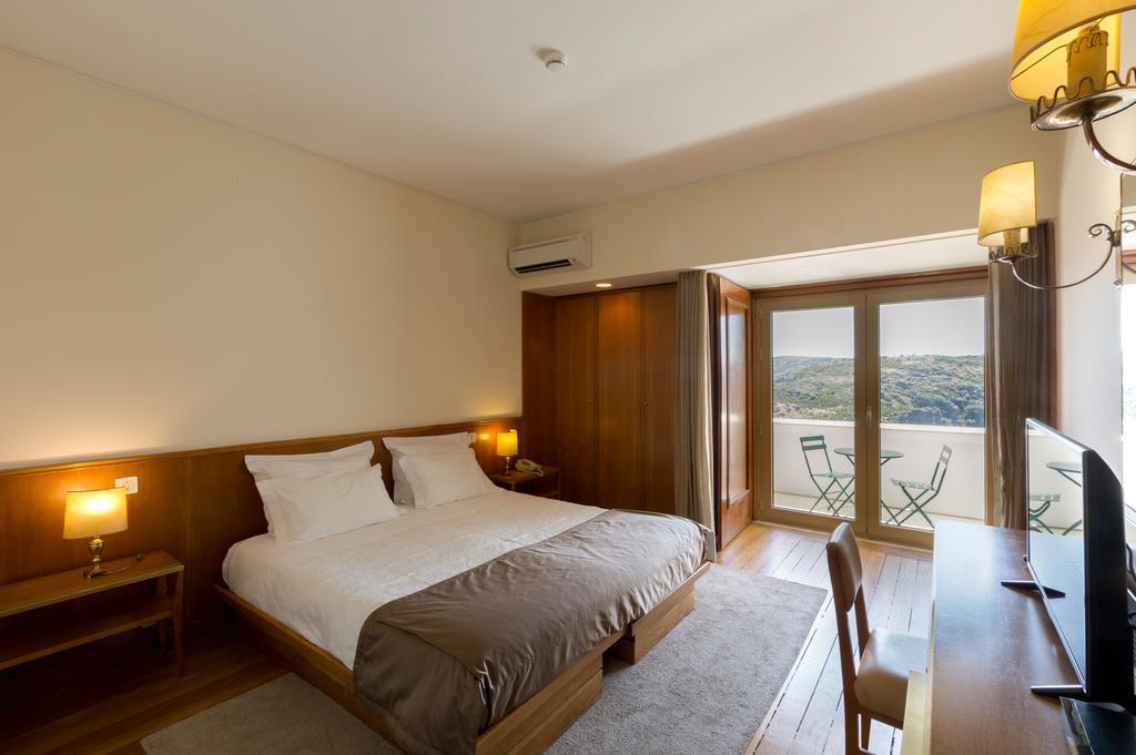 Hotel Parador Santa Catarina Miranda do Douro Kültér fotó